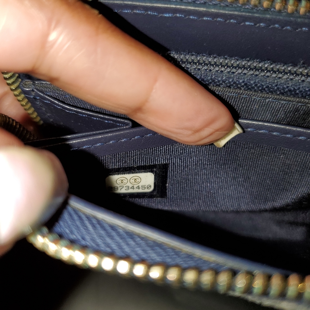 Authentic Chanel Paris Denim Zip Around wallet. FULL INCLUSION - Picture 8 of 12
